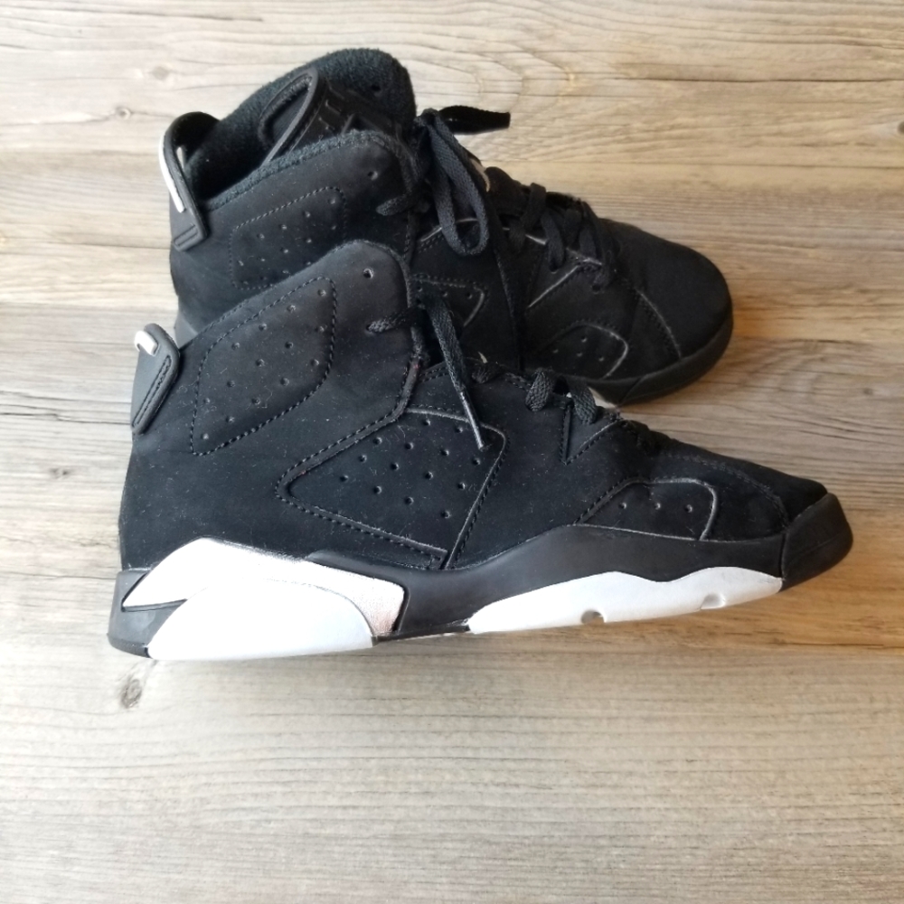 Jordan 6 Retro Black Chrome Metallic Silver Kids Mid Top Sneakers